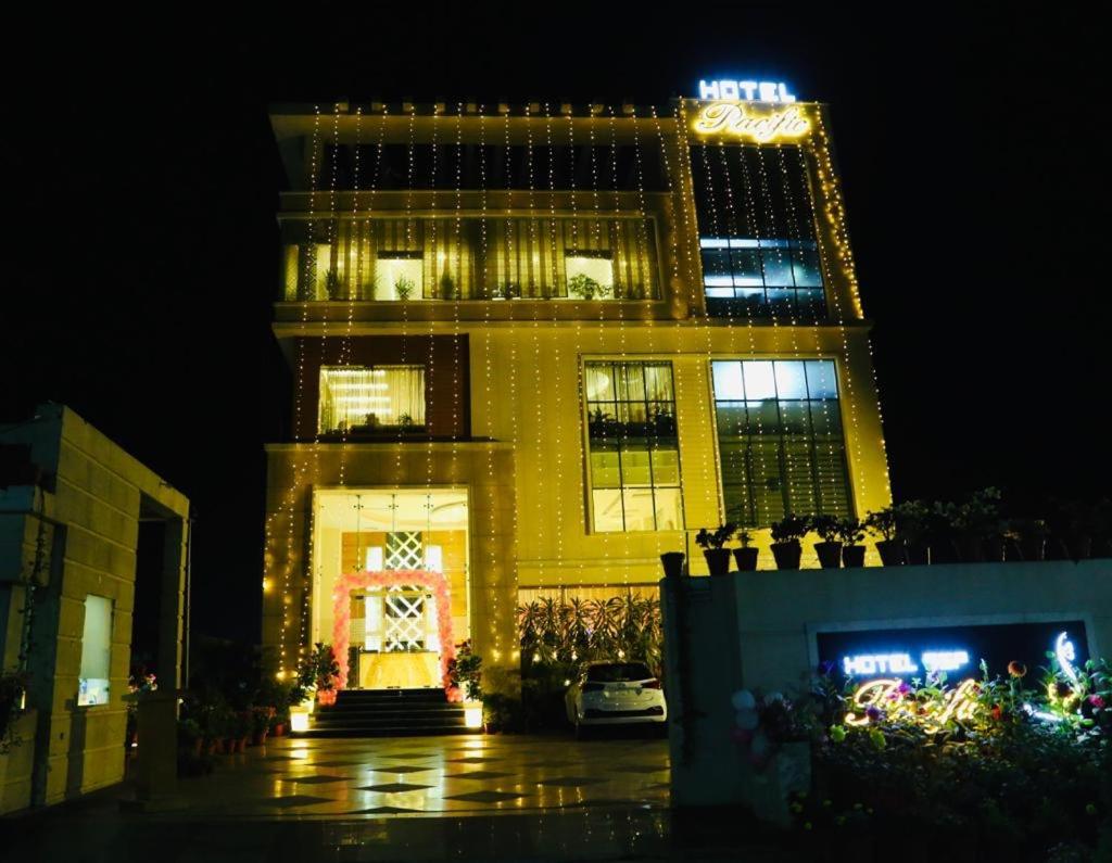Hotel Pacific Roorkee Esterno foto