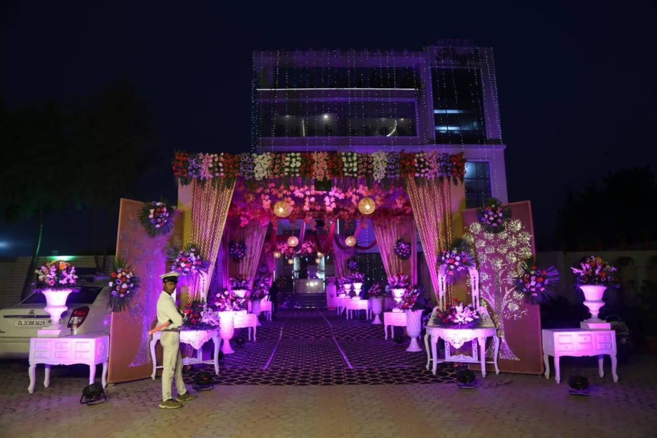 Hotel Pacific Roorkee Esterno foto