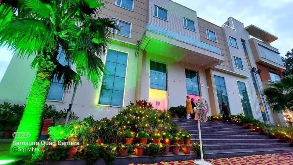 Hotel Pacific Roorkee Esterno foto